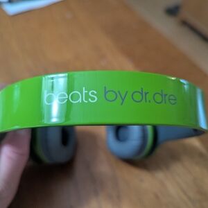 Beats by Dr. Dre Green Plug In  Headphones, Cord & Case